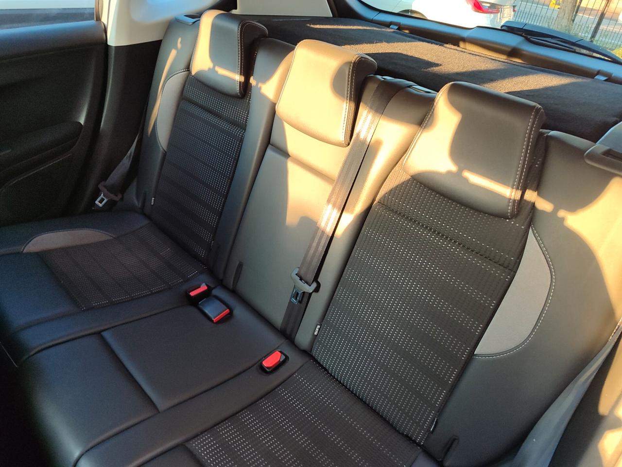 Peugeot 2008 BlueHDi 100 Allure
