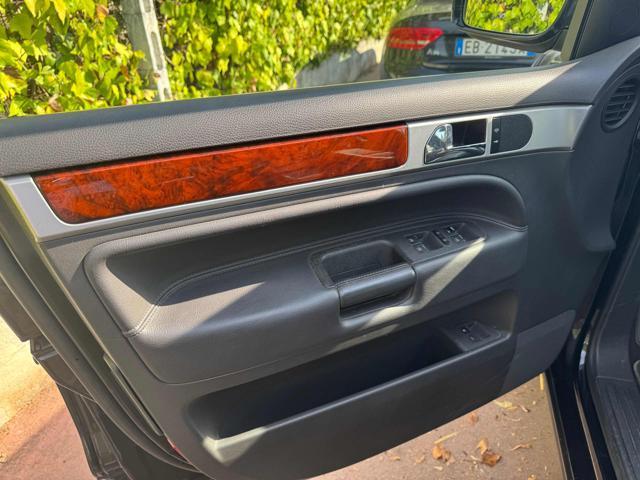 VOLKSWAGEN Touareg 3.0 V6 TDI DPF tiptronic