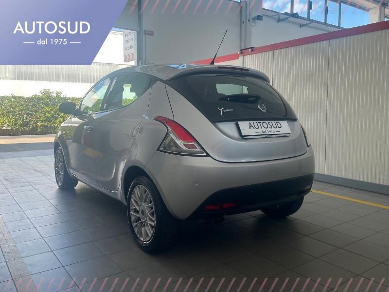 Lancia Ypsilon 1.2 69 CV 5 porte GPL Ecochic Silver