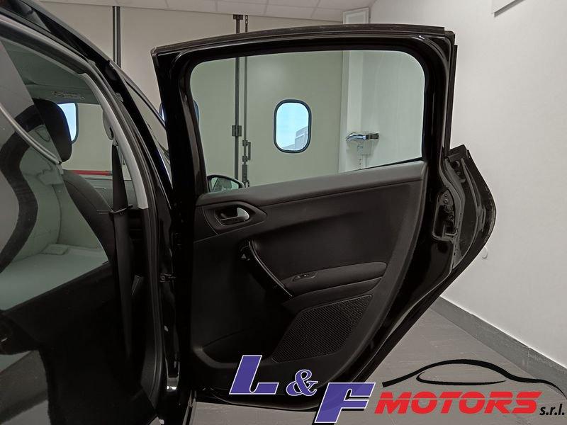 Peugeot 208 1.2 BENZ. ALLURE 5 P