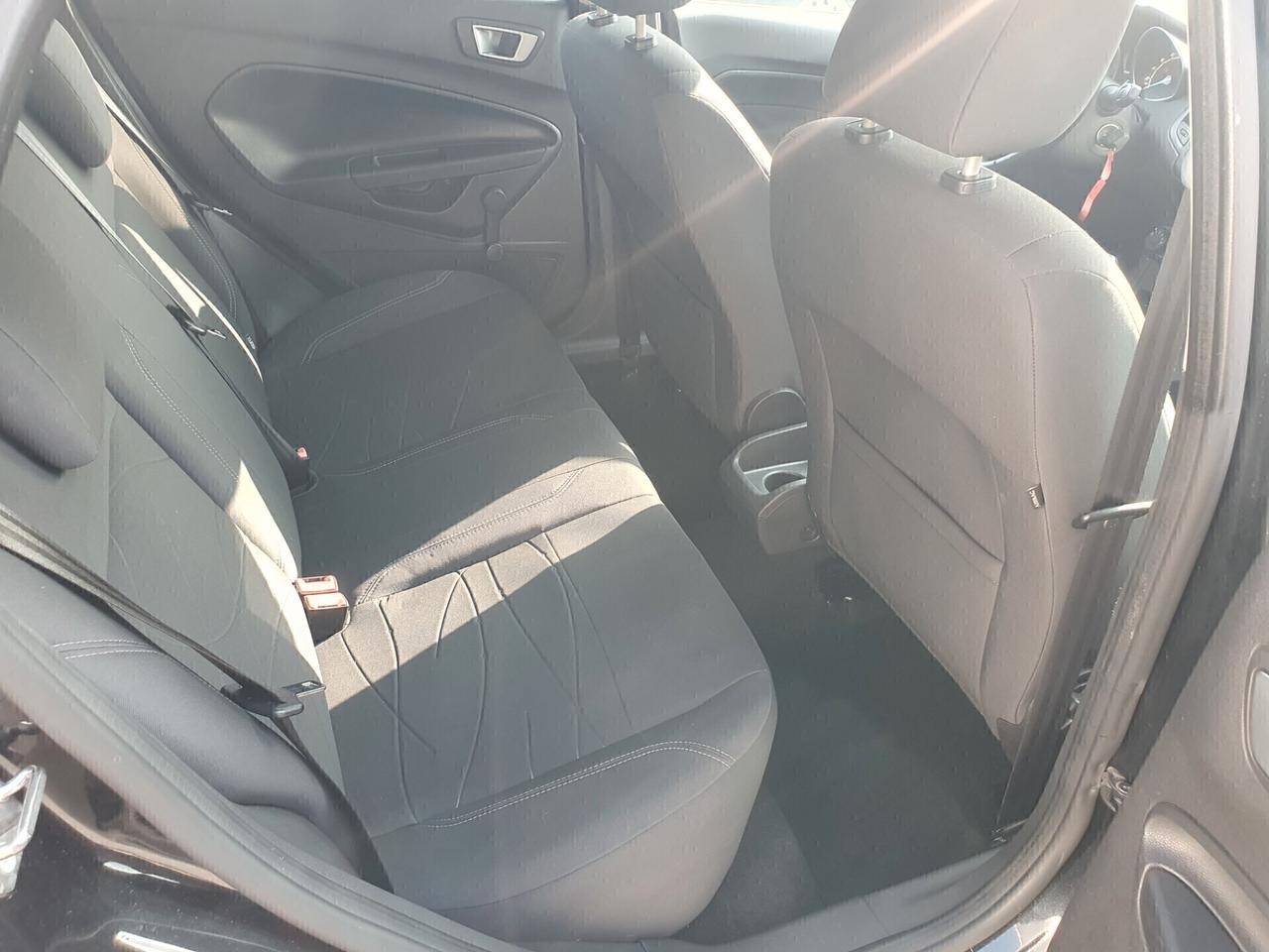 Ford Fiesta 1.5 TDCi 75CV Neopatentati 2015