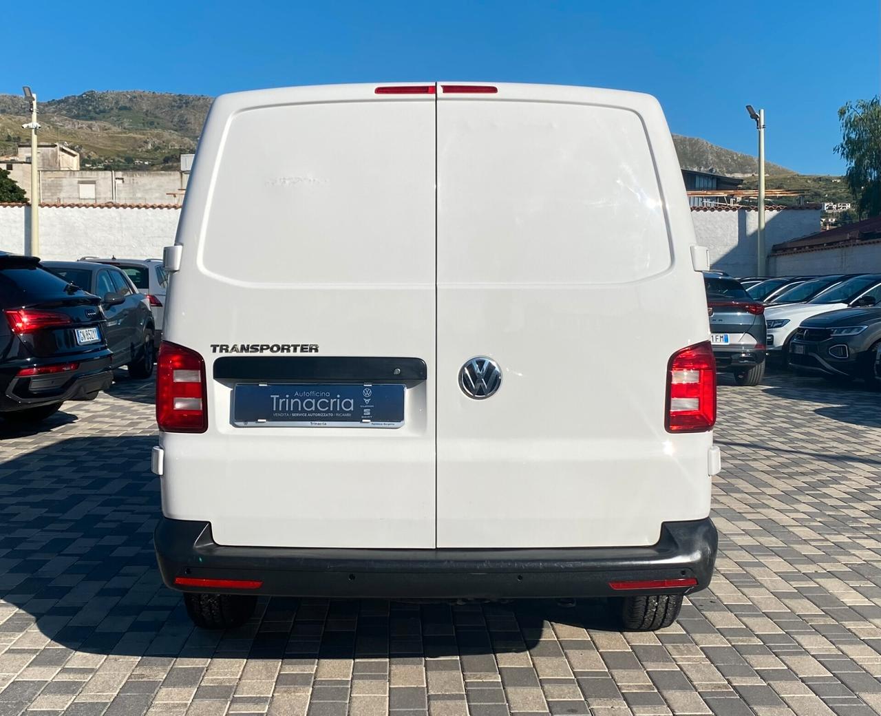 Volkswagen Transporter Business 2.0 TDI 102CV Autocarro 100% detraibile
