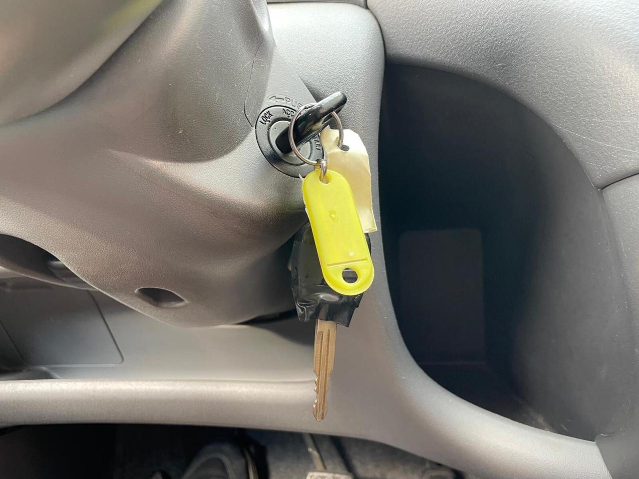 Toyota Yaris 1.0i 16V cat 3 porte