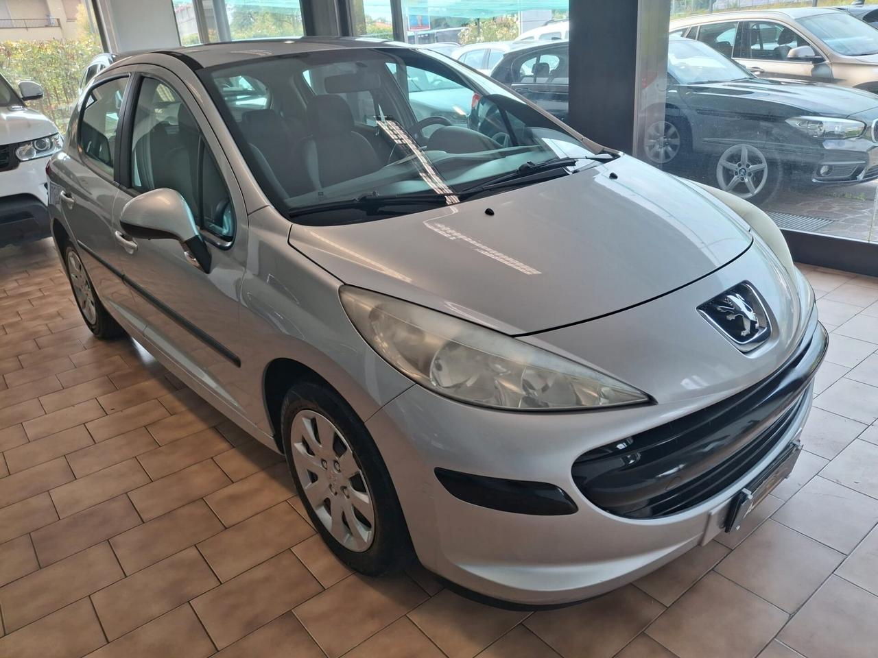 Peugeot 207 *5p 1.4 8v One-Line*NEOPATENTATI