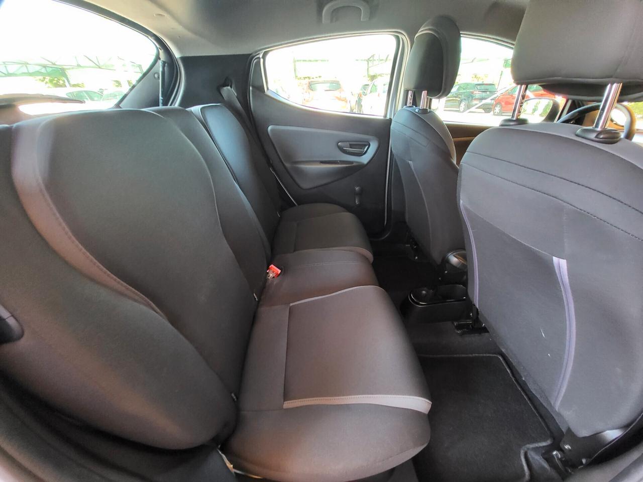 Lancia Ypsilon 1.2 69 CV 5 porte Silver