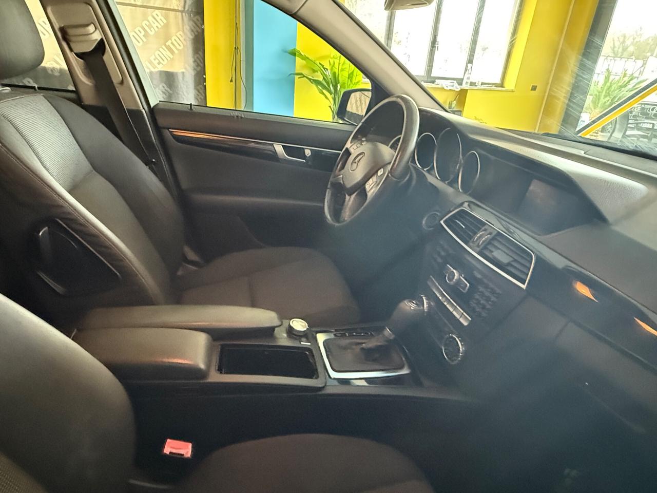 Mercedes-benz C 220 CDI BlueEFFICIENCY Avantgarde