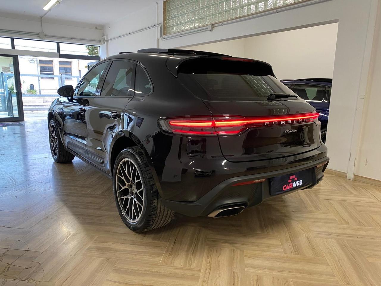 PORSCHE MACAN 2.0 NY 2023 TETTO APRIBILE