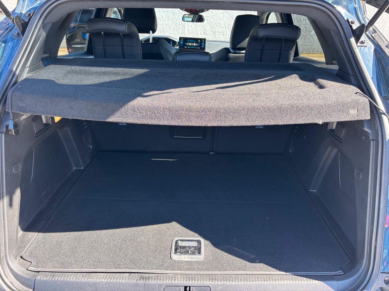 Peugeot 3008 Hybrid4 300 e-EAT8 Allure Pack