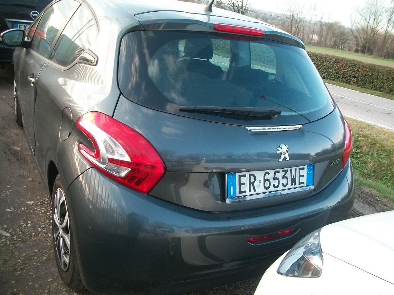 Peugeot 208 1.0 VTi 68 CV 3 porte Active si neopatentati garanzia un anno