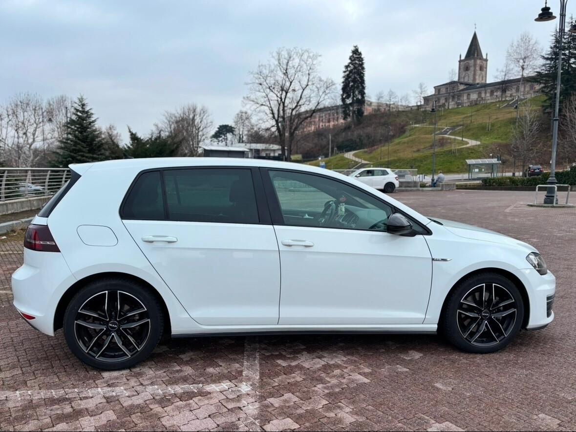 Volkswagen Golf GTD 2.0 TDI DSG 5p. Business BlueMotion Technology