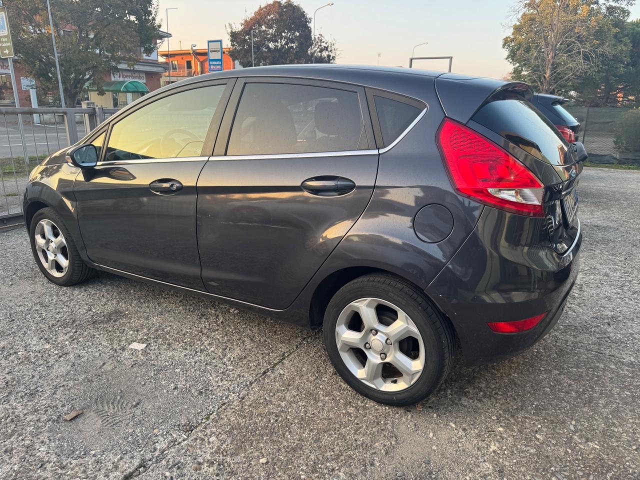 Ford Fiesta 1.4 5 porte Bz.- GPL Titanium