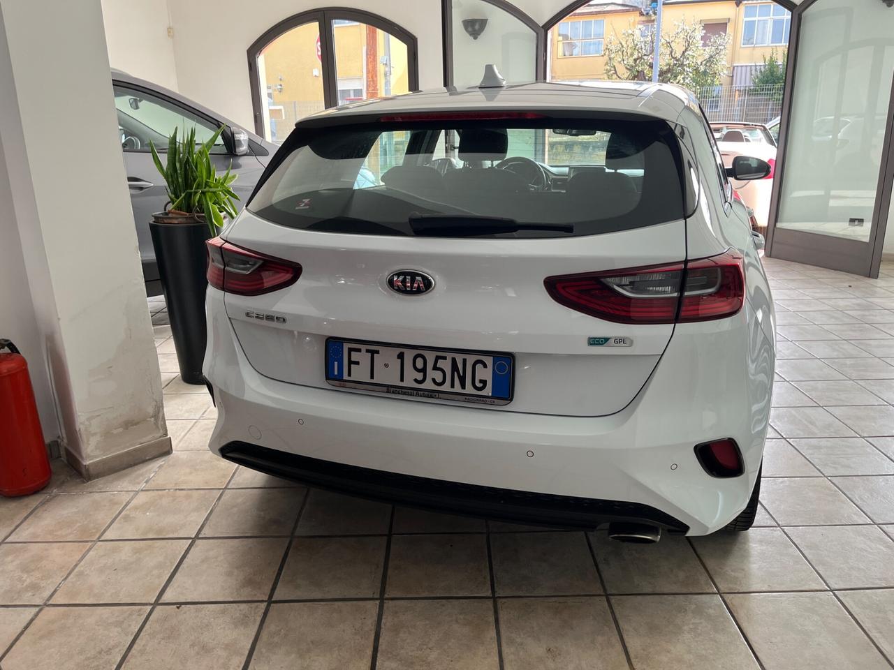Kia Ceed 1.4 MPi GPL SW Business Class