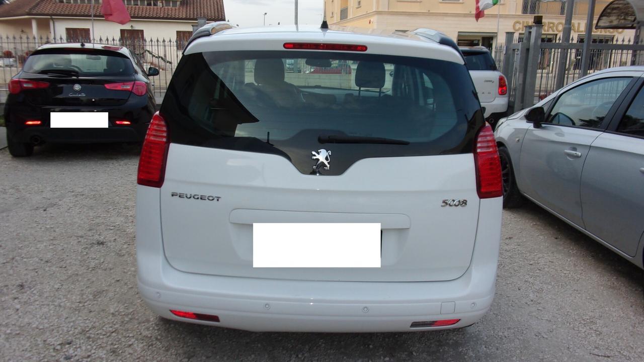 Peugeot 5008 1.6 THP 156CV Allure