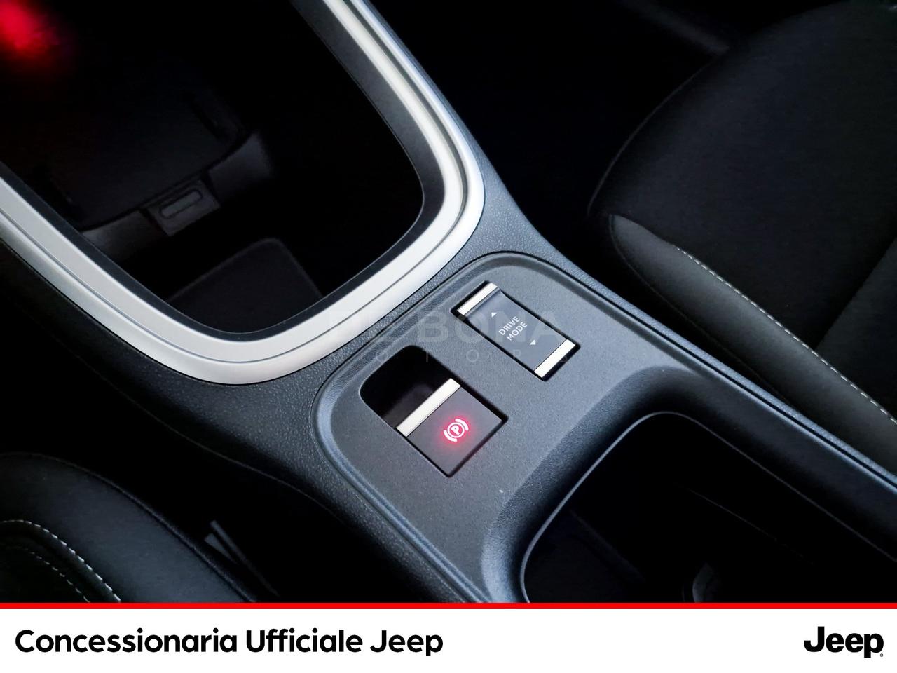 Jeep Avenger 1.2 turbo e-hybrid mhev altitude fwd 110cv edct6