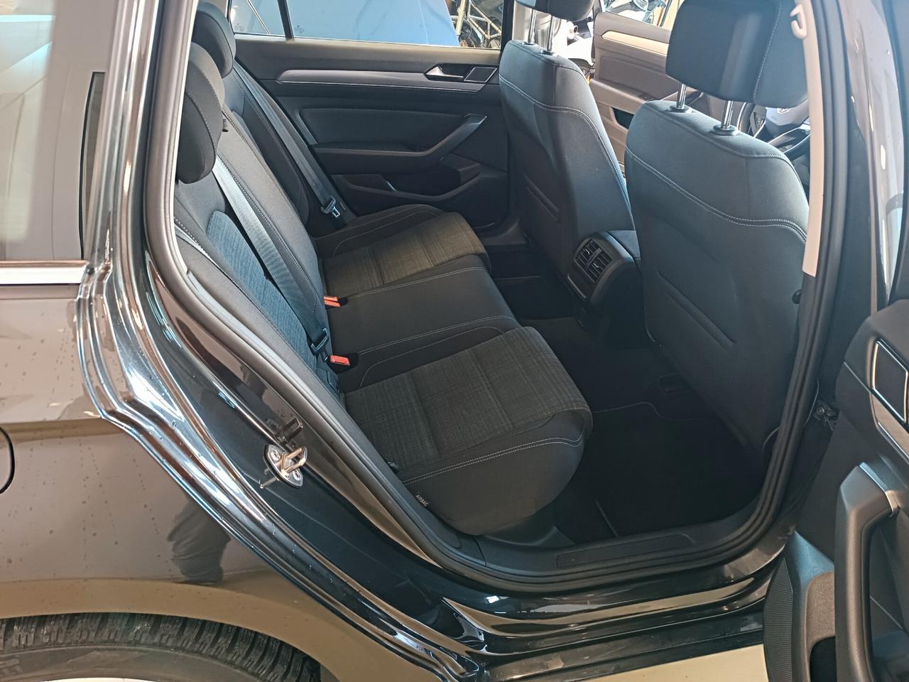 Volkswagen Passat Variant 2.0 TDI SCR 122 CV EVO DSG Business
