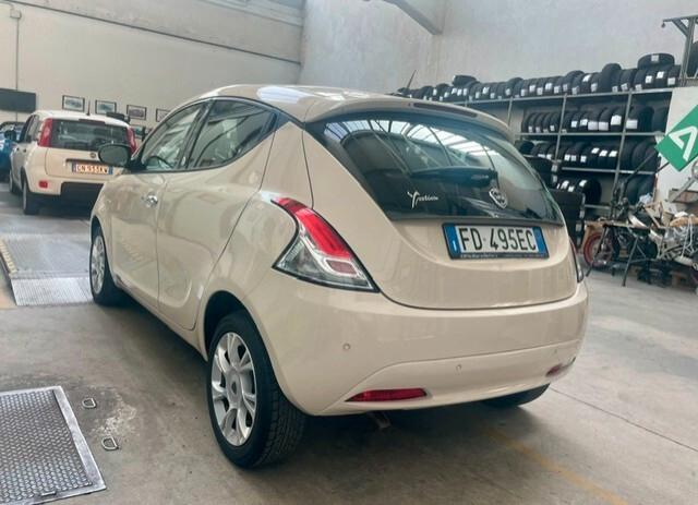 Lancia Ypsilon 1.2 69 CV 5 porte S&S Platinum Edition E6 Km 74.000