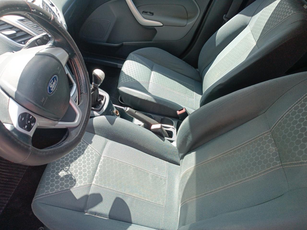 Ford Fiesta 1.4 5 porte GPL