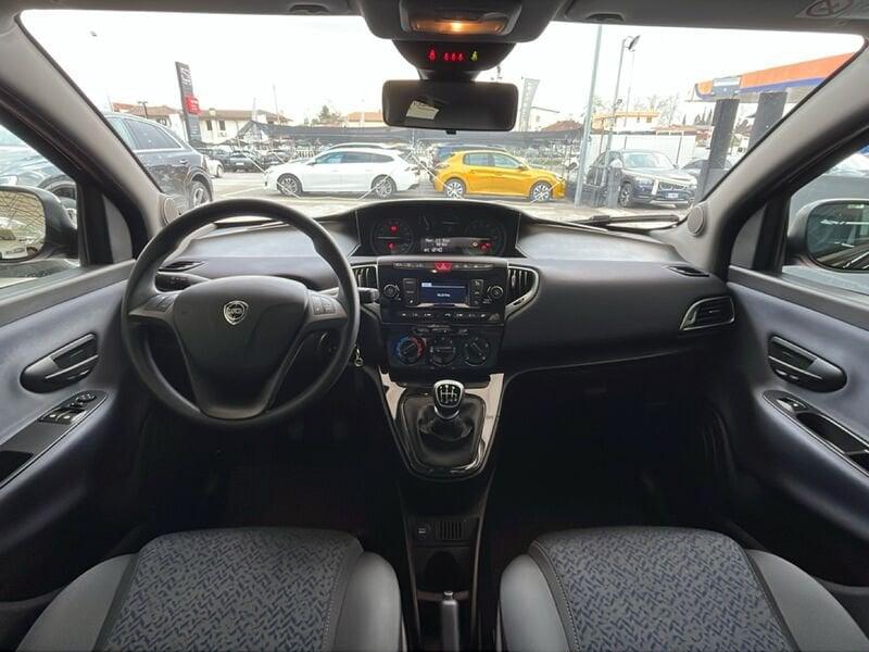 Lancia Ypsilon 1.0 FireFly 70cv Hybrid Silver