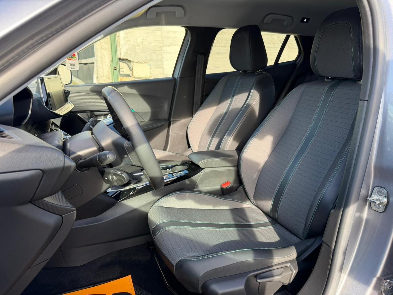 PEUGEOT 2008 1.2 BENZINA 100 (CV) 2021