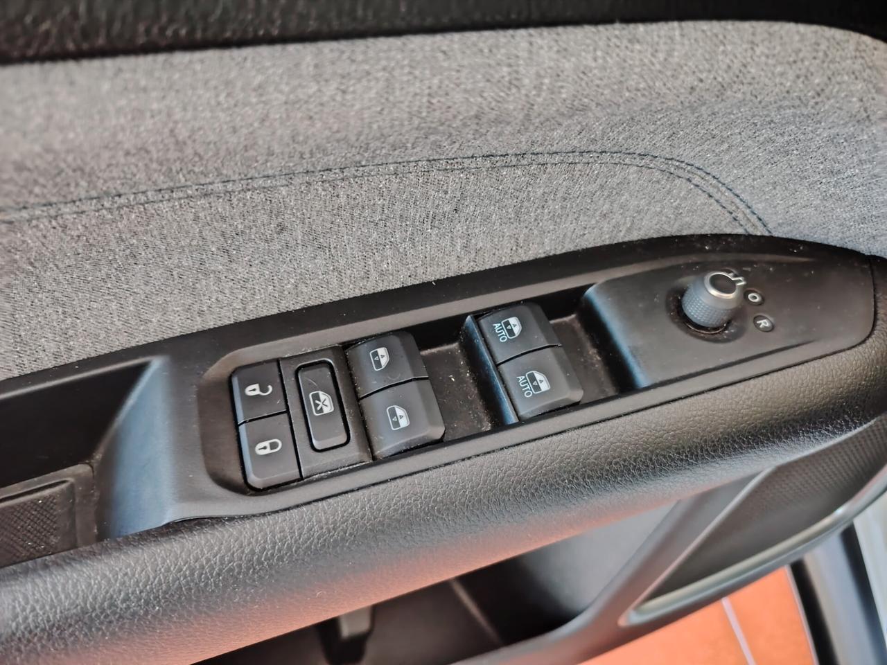 Jeep Compass 1.3 Turbo T4 190 CV PHEV AT6 4xe Longitude