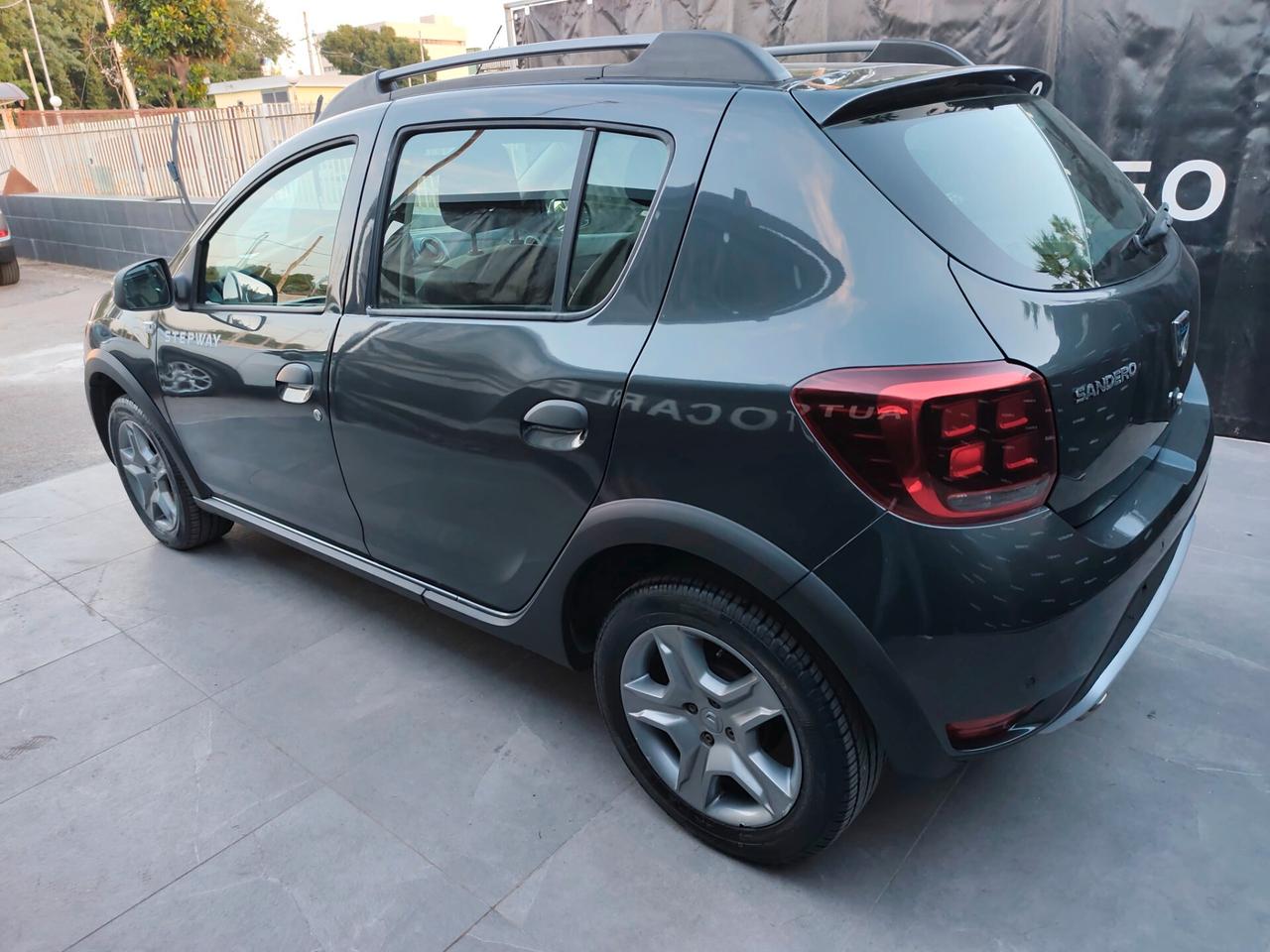 Dacia Sandero Stepway 1.0 BENZINA E GPL DI SERIE
