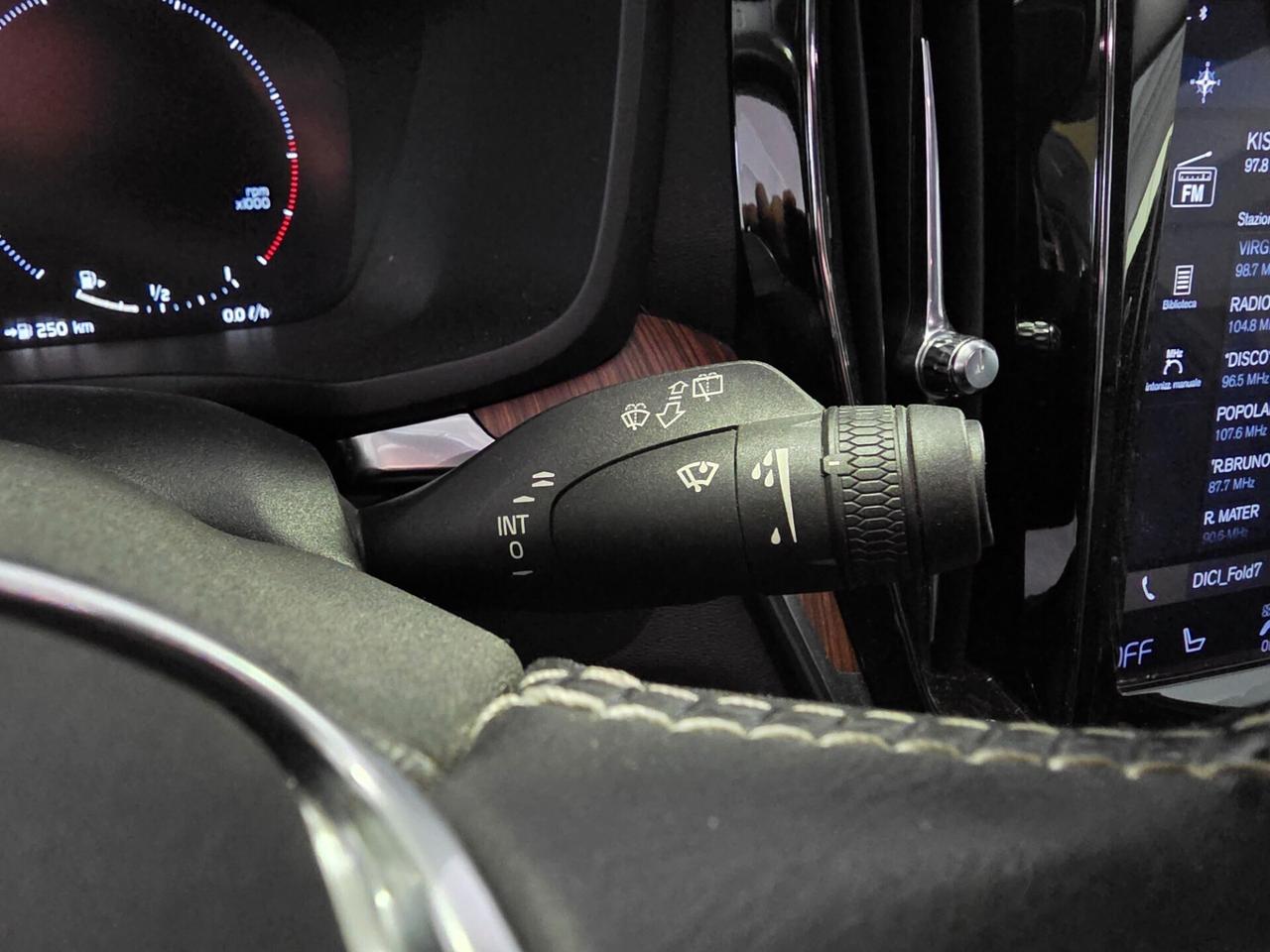 Volvo V60 D4 Geartronic gancio traino, uniproprietario, €6D