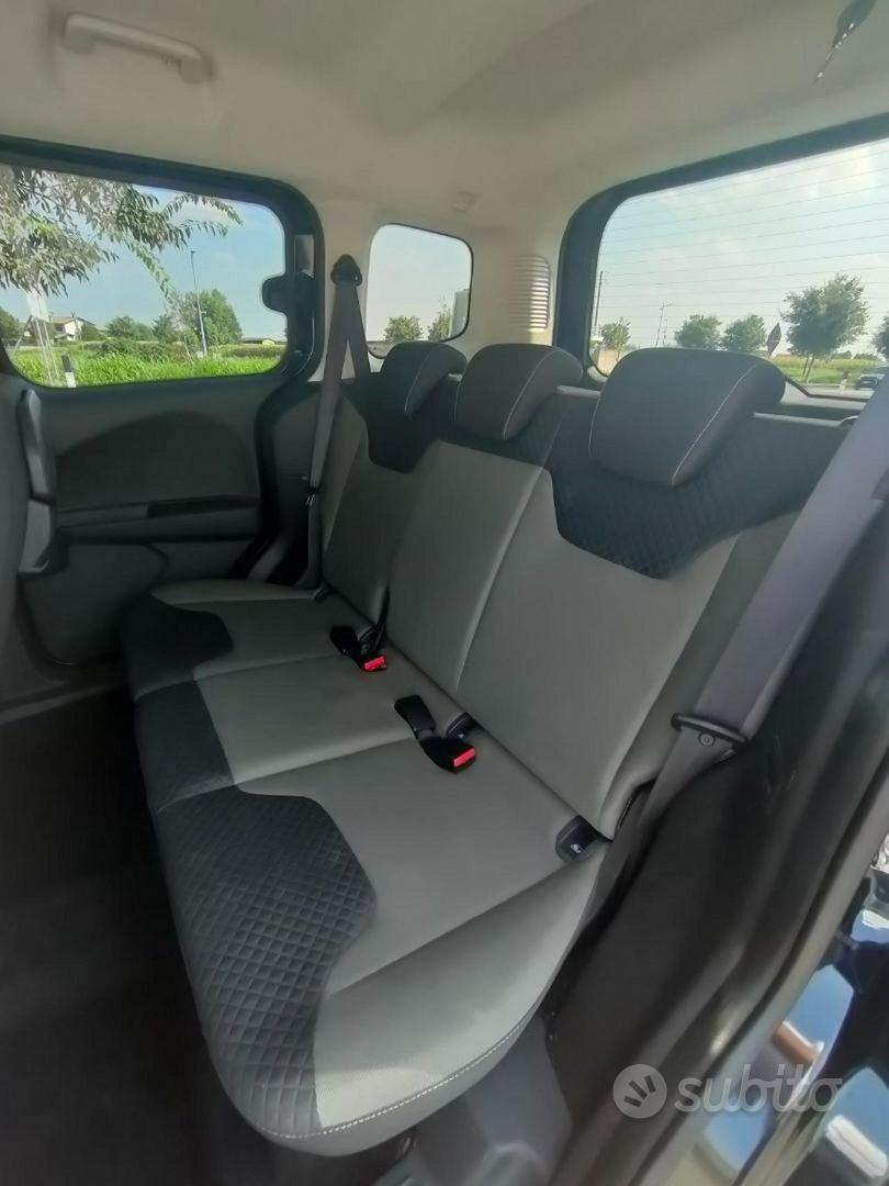 FORD Tourneo Courier 1.0 EcoBoost 100 CV Titaniu