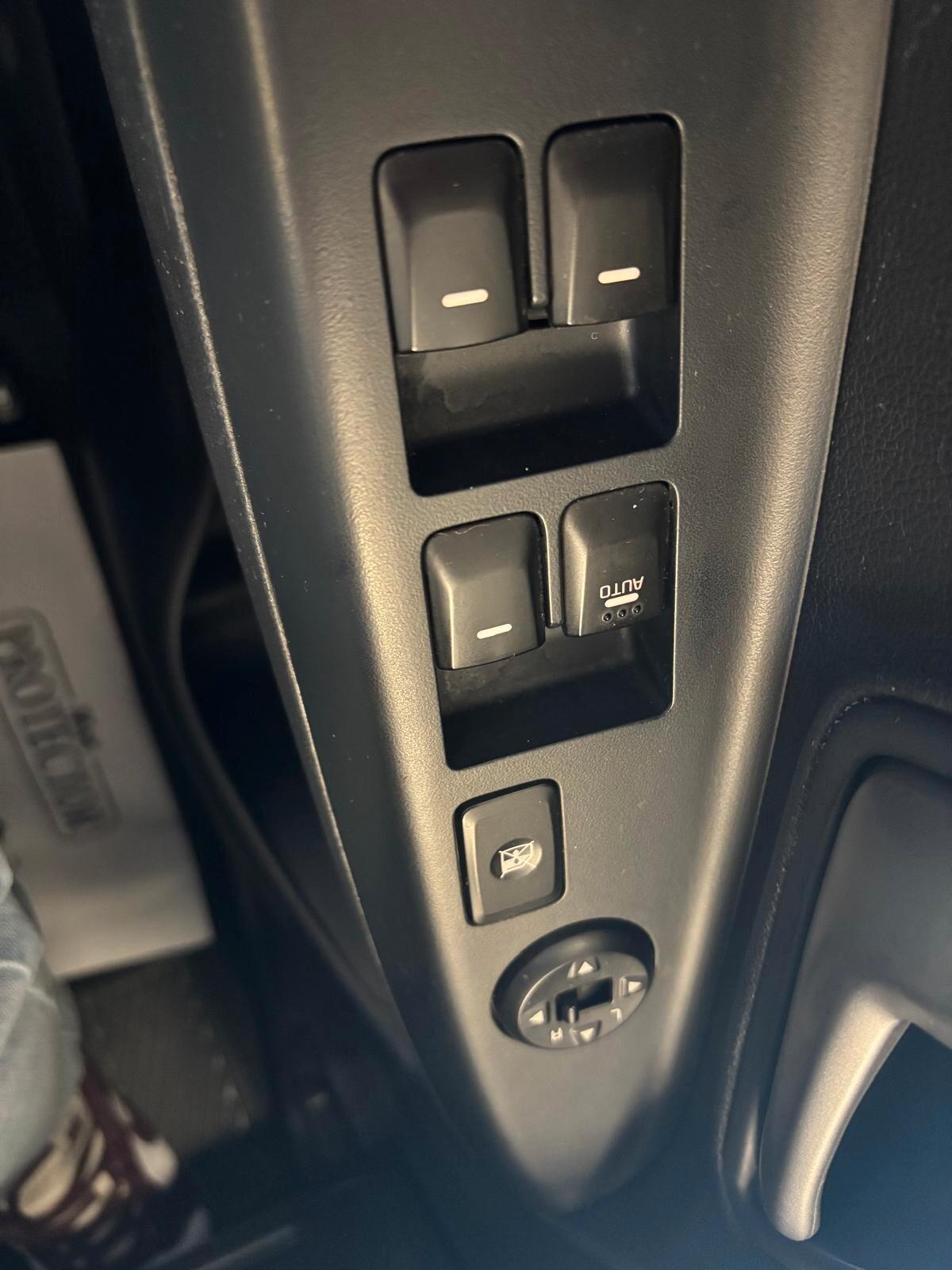 KIA RIO ANNO 2015 BZ 1.2 ADATTA NEOPATENTATI KM 130 MILA