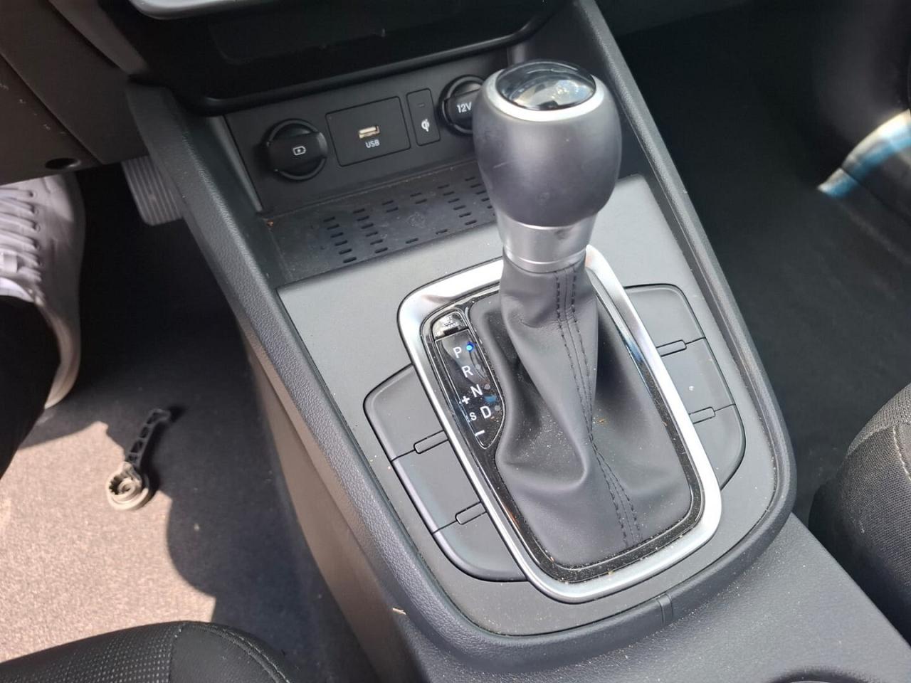 HYUNDAI KONA 2022 IBRIDA SINISTRATA