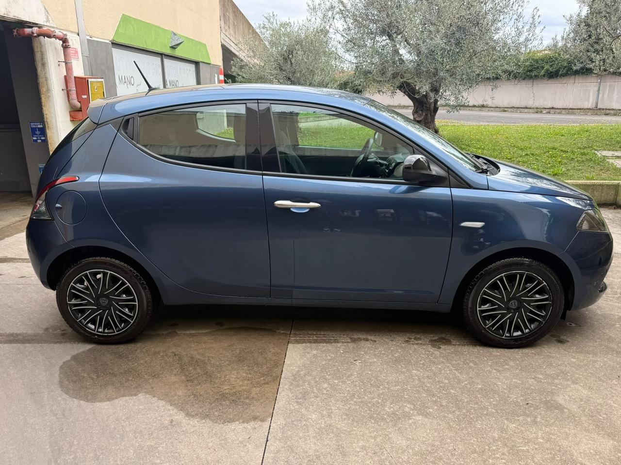 Lancia Ypsilon 1.0 FireFly 5 porte S&S Hybrid FINANZIABILE !!!