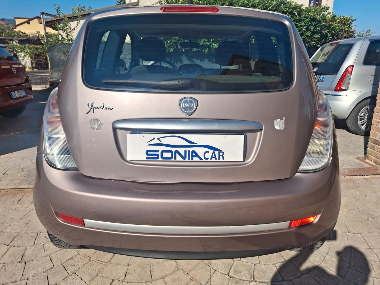 Lancia Ypsilon 1.2 Argento neopatentati