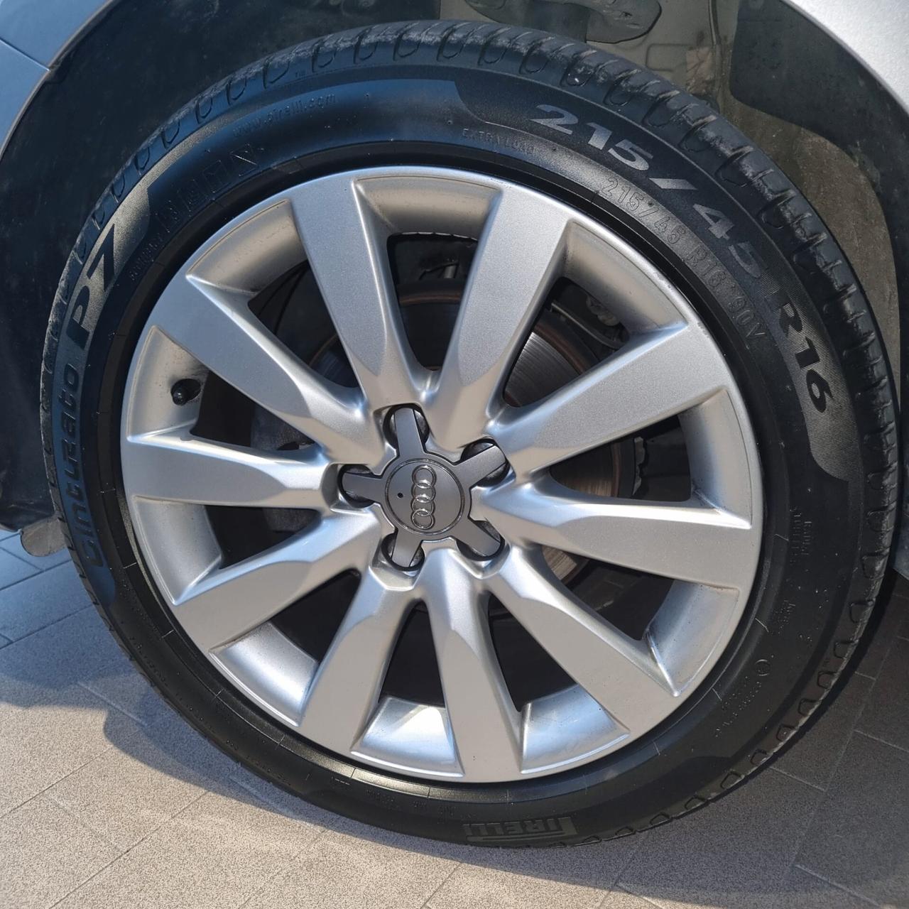 Audi A1 1.0 tfsi Ultra Admired 82cv OK NEOPATENTATI!!!