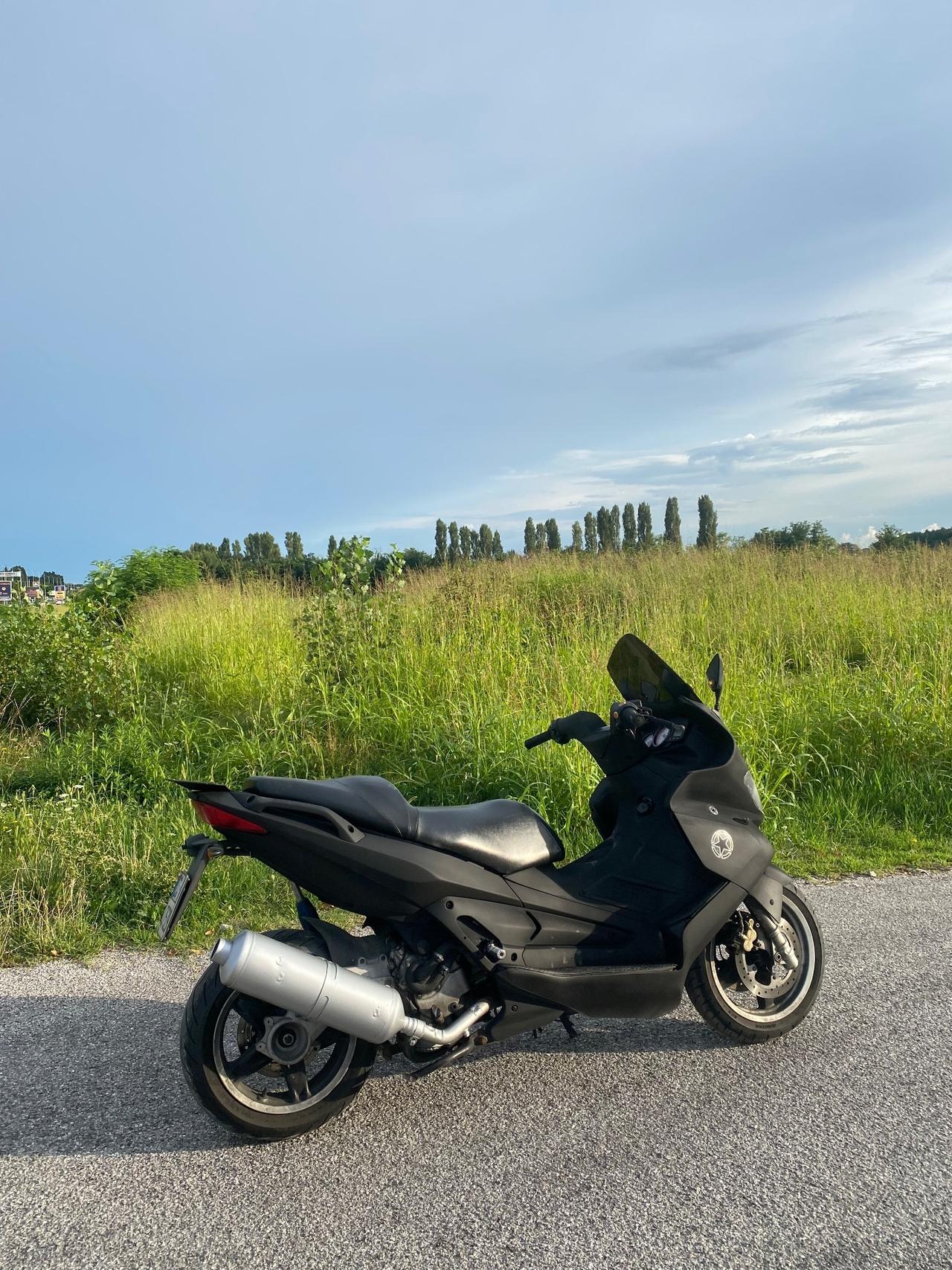 Gilera Nexus 500 Sport