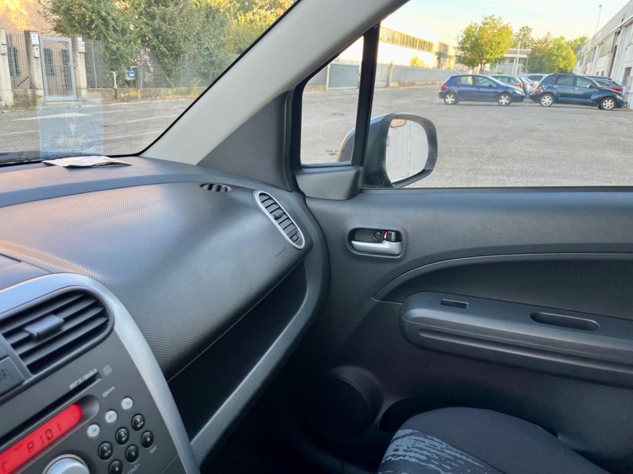 Opel Agila 1.2benz 2011 141.000km cambio automatico perfetta