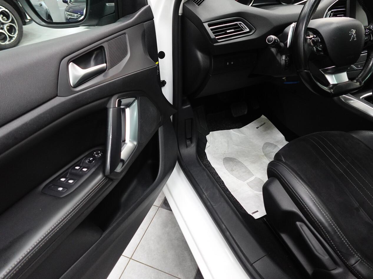 Peugeot 308 1.6 BlueHDI 120 CV EAT6 ALLURE