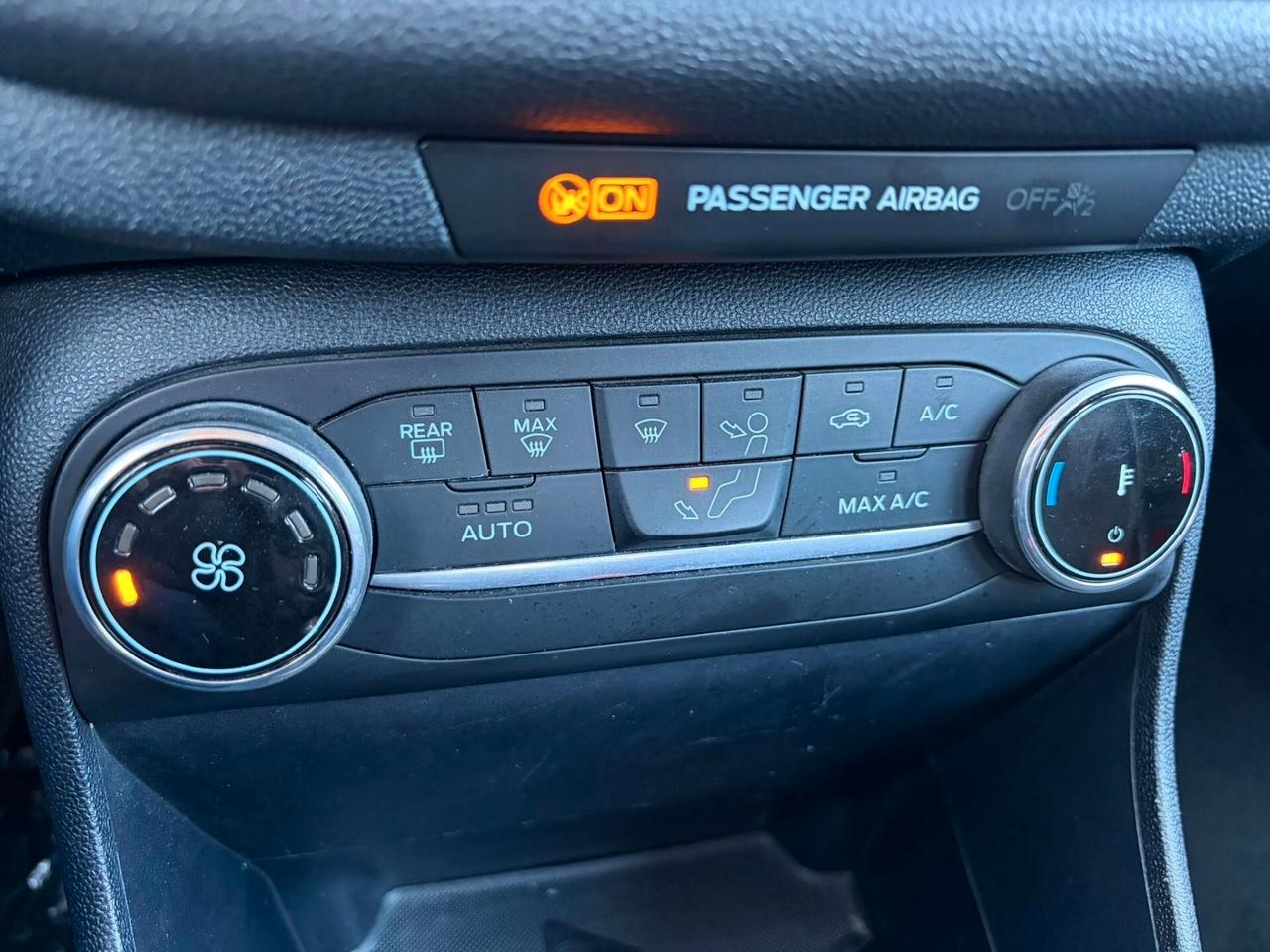 FORD FIESTA TITANIUM 5 PORTE 1.1cc