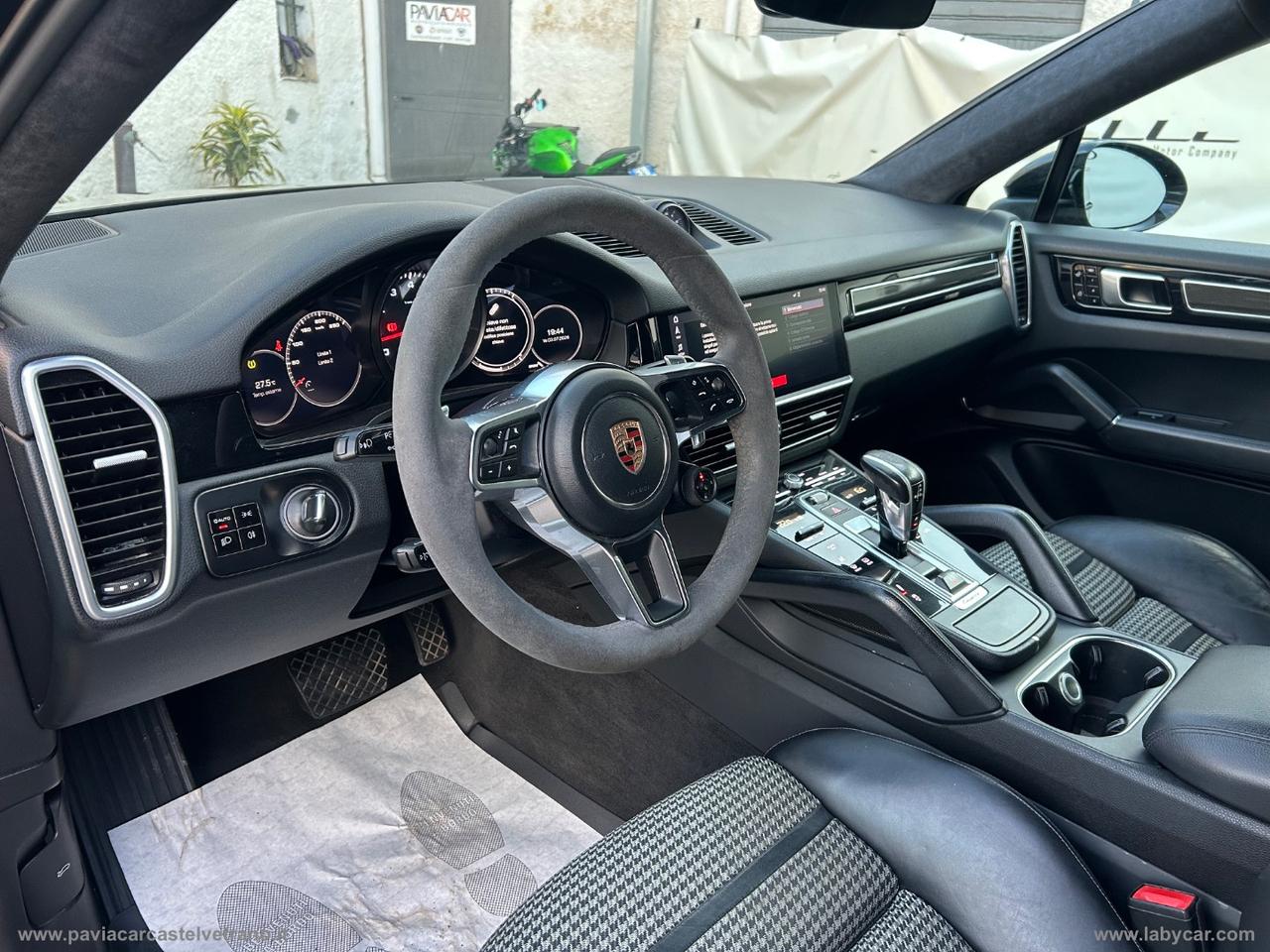 PORSCHE Cayenne 3.0 V6