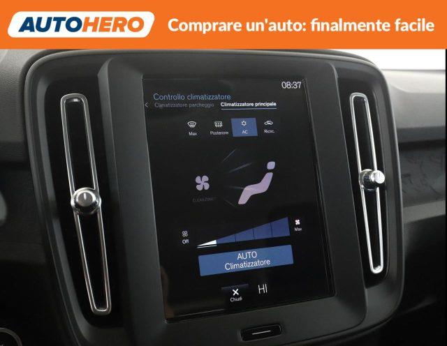 VOLVO XC40 T2 Momentum Pro