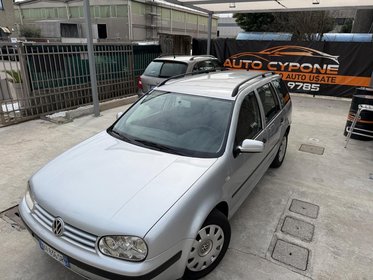 VW GOLF 1.6 BENZINA EURO4 UNI PROP NEOPATENTATI