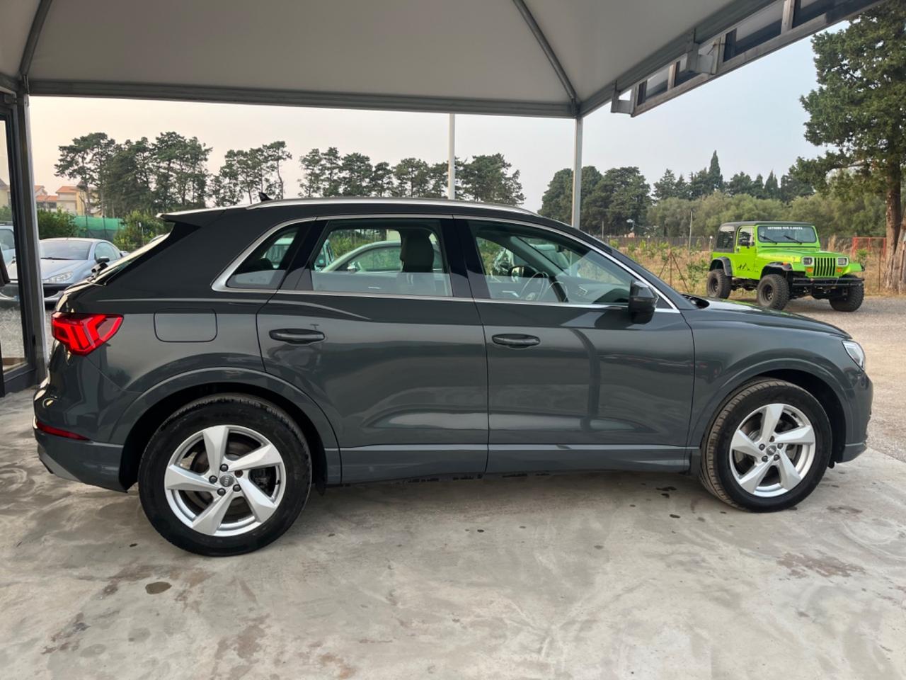 Audi Q3 40 TDI quattro S tronic Business Advanced