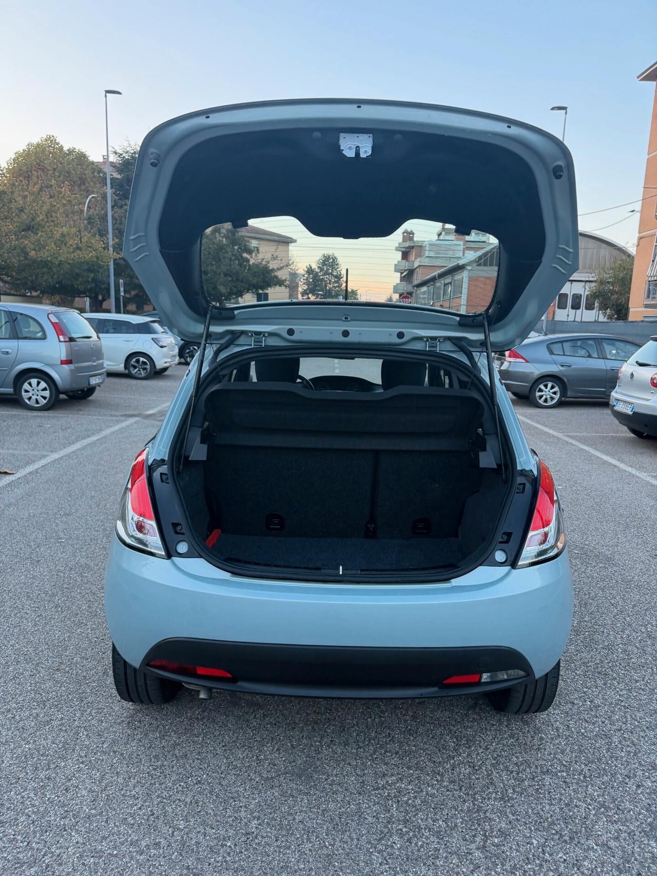 Lancia Ypsilon 1.2 Gpl - NEOPATENTATI - 12 MESI DI GARANZIA -