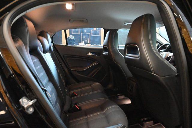 MERCEDES-BENZ GLA 180 SPORT AUTO NAVI TEL CAM 18"CRUISE PELLE/TESS.FULL!