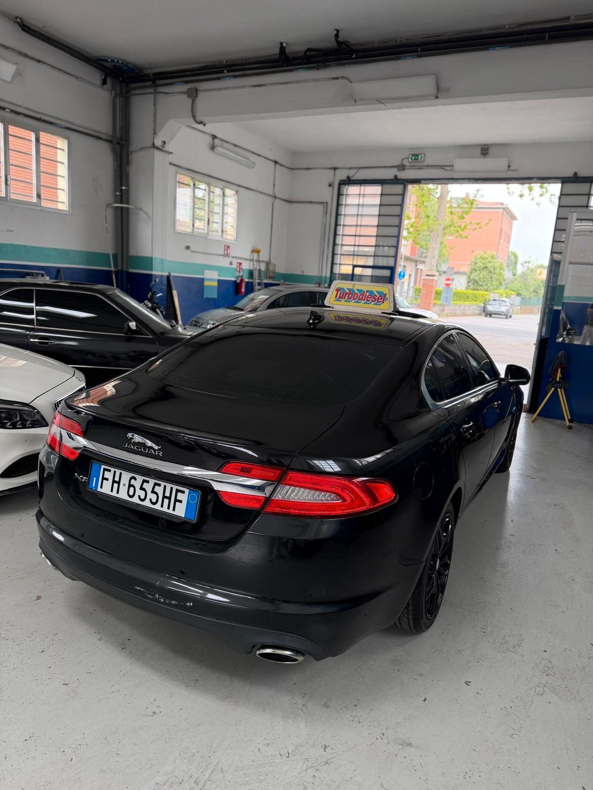 Jaguar XF 3.0 D V6 Premium Luxury