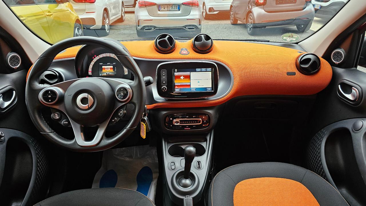 Smart ForFour 90 0.9 Turbo twinamic Passion NAV ANDROID JBL TAGL UFF LED RETROCAM