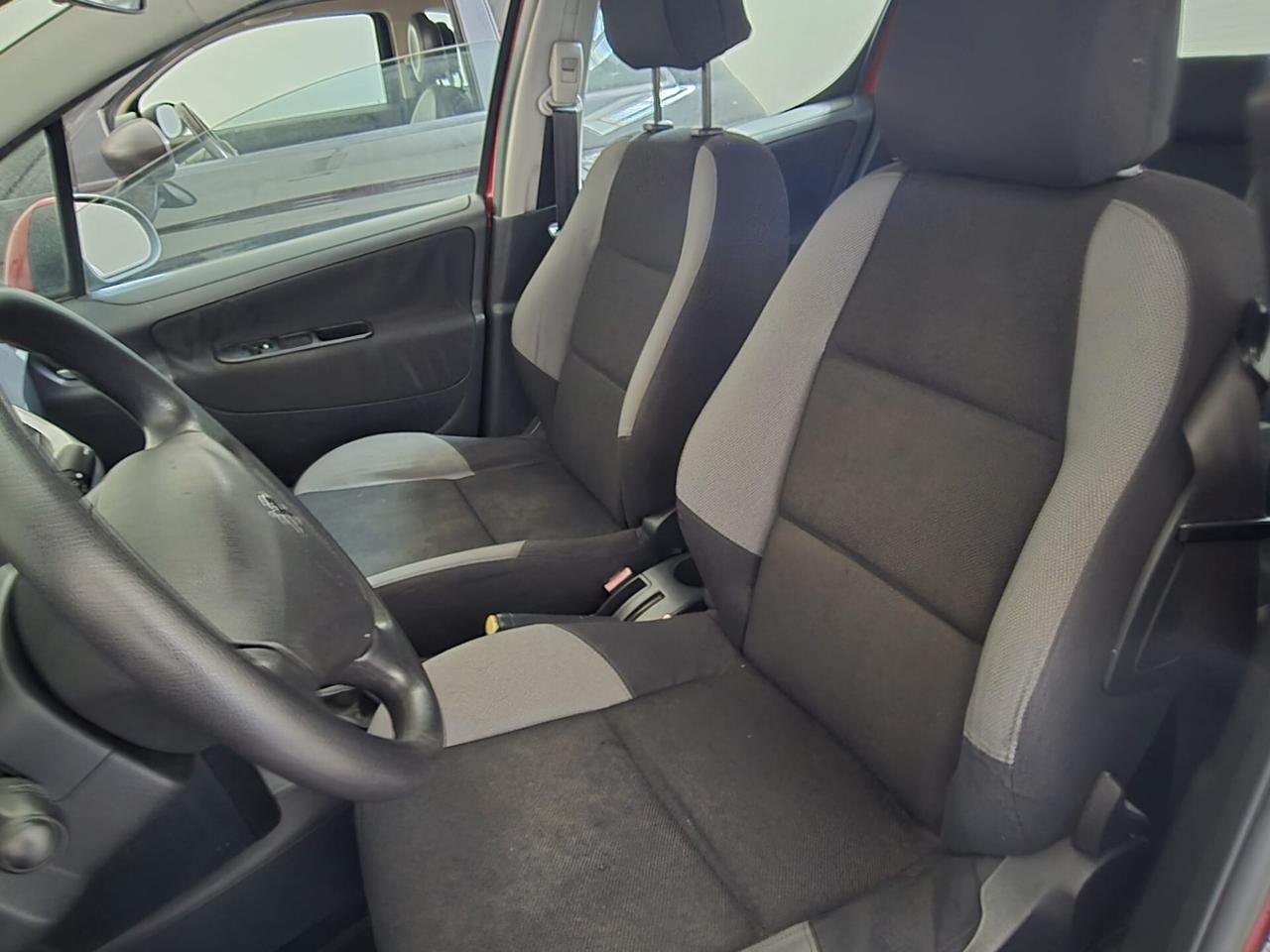 Peugeot 207 1.4 HDi 70CV 5p. X Line