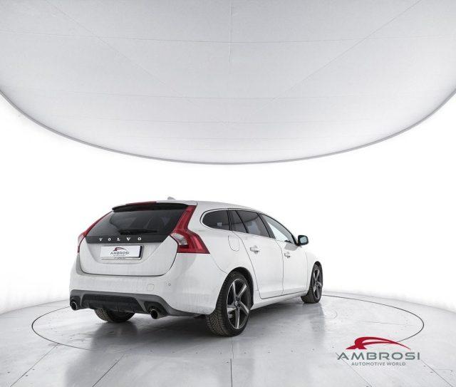 VOLVO V60 D3 Geartronic R-Design Momentum - PER OPERATORI DE