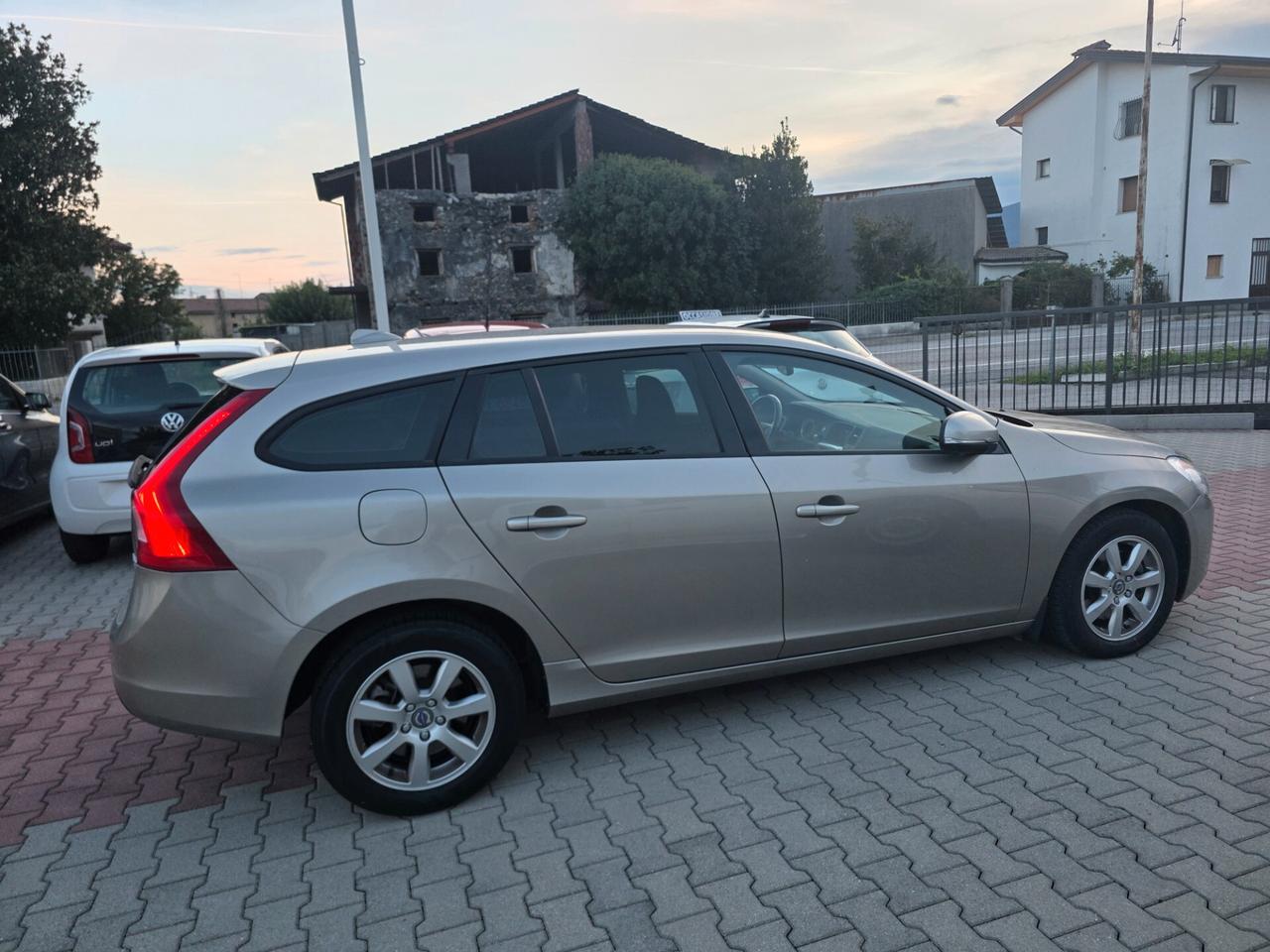 Volvo V60 1.6D perfetta e garantita 12 mesi