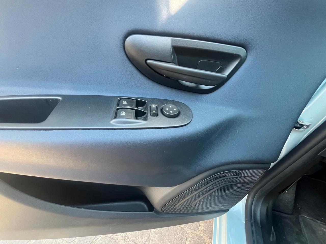 Lancia Ypsilon 1.0 FireFly 5 porte S&S Hybrid Platino