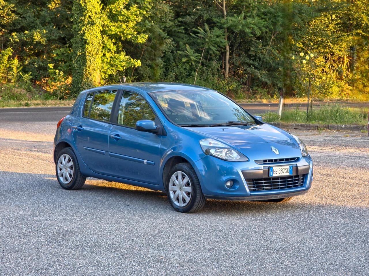 Renault Clio 1.2 16V 5 porte Luxe CV-75 E4 Manuale NEO 2010