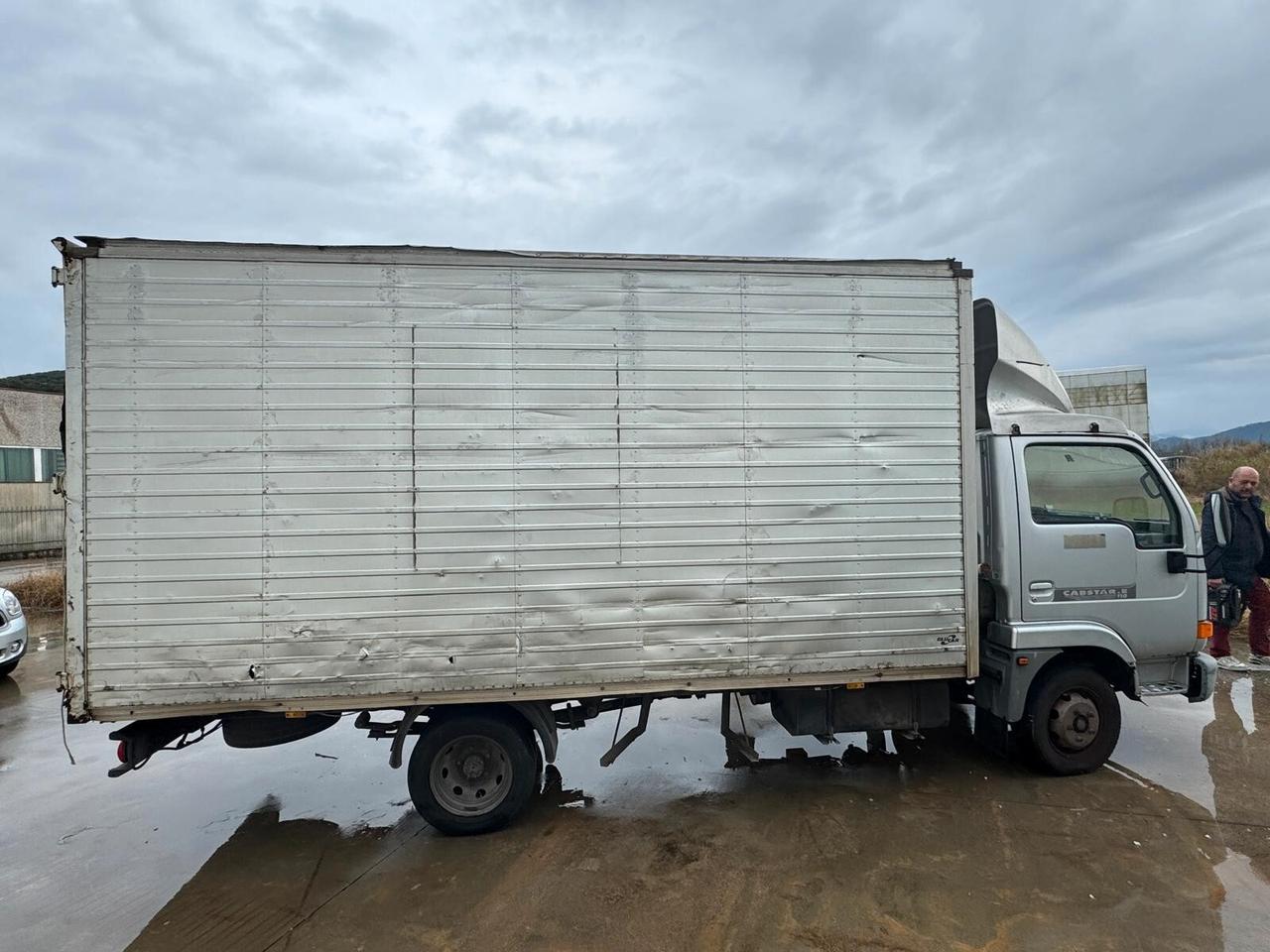 Nissan CABSTAR 35/3 TELAIO GEMELLATO FURGONATO
